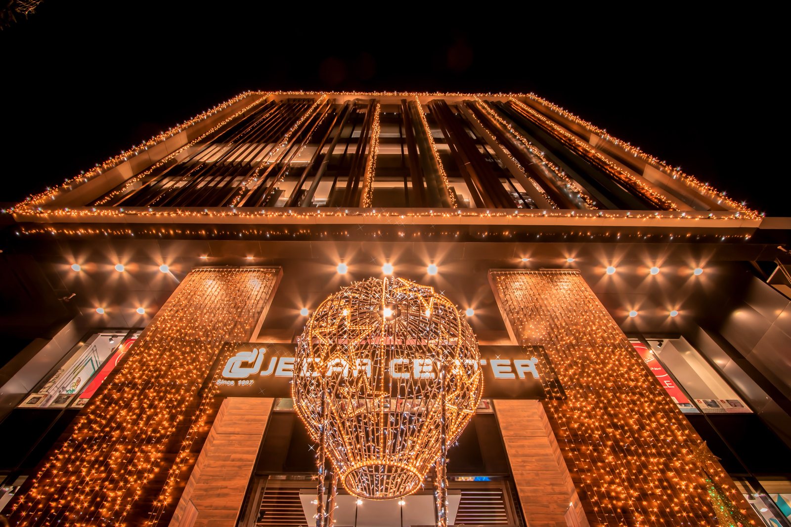 Jidar Center facade lighting